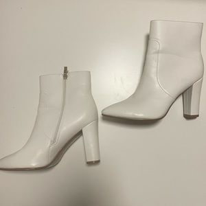 Size 10 womens GoGo Booties